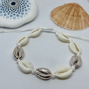 Kagylós bokalánc bézs kagylóval díszítve