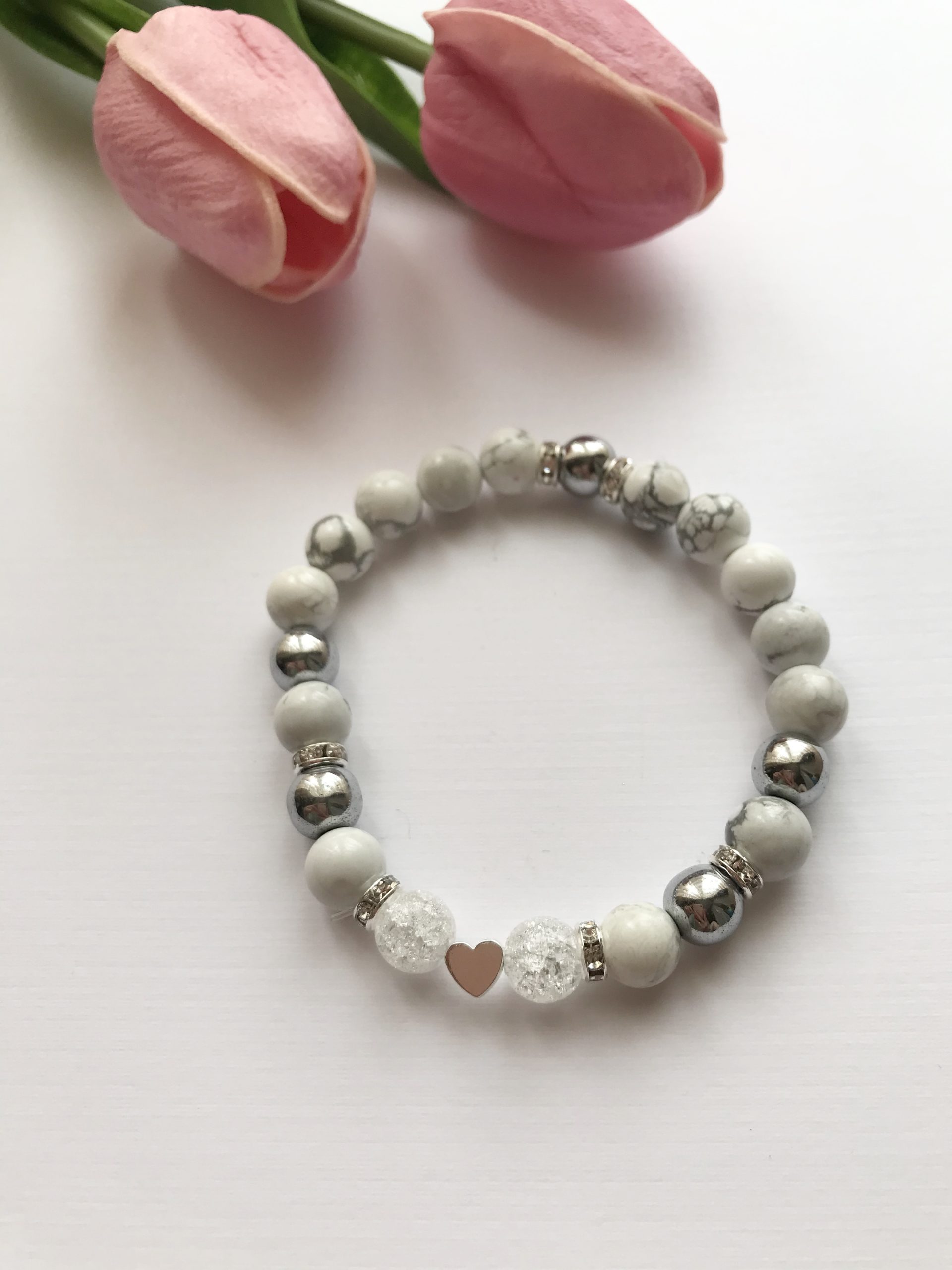 Howlit karkötő ezüst hematittal