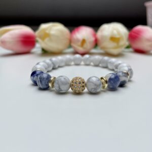 Szodalit és howlit, arany cirkónia gyönggyel