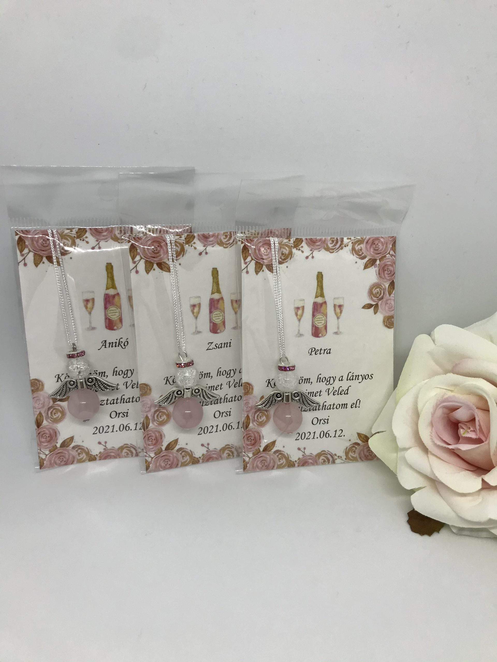 Rose and white angyalka ezüst szárnnyal - pezsgős kártyával